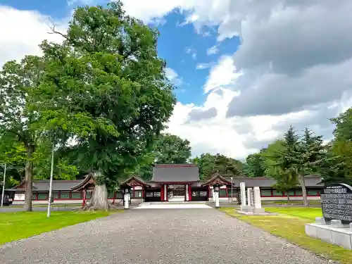 北海道護國神社の山門