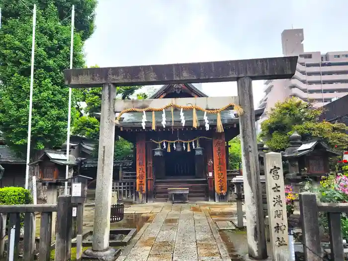 富士浅間神社の鳥居