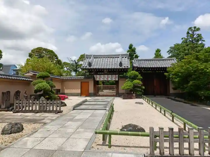 蓮花寺の{uncategorized: "未分類", other: "その他", undefined: "問題あり", building: "その他建物", grave: "お墓", sacred_gate: "鳥居", guardian: "狛犬", statue: "像", buddha: "仏像", history: "歴史", nature: "自然", garden: "庭園", animal: "動物", pagoda: "塔", temizu: "手水舎", mountain_gate: "山門・神門", sanctuary: "本殿・本堂", subordinate: "末社・摂社", art: "芸術", scenery: "景色", jizo: "地蔵", ema: "絵馬", goshuin: "御朱印", omikuji: "おみくじ", items: "授与品その他", amulet: "お守り", goshuincho: "御朱印帳", eats: "食事", festival: "お祭り", votive_dance: "神楽", shichigosan: "七五三参", wedding: "結婚式", experience: "体験その他", initially: "初詣", around: "周辺", anti_infection: "感染症対策"}