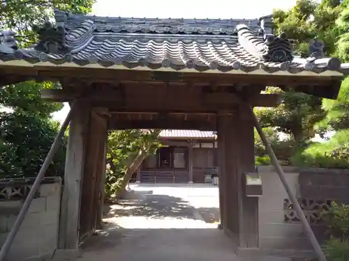 嚴西寺の山門