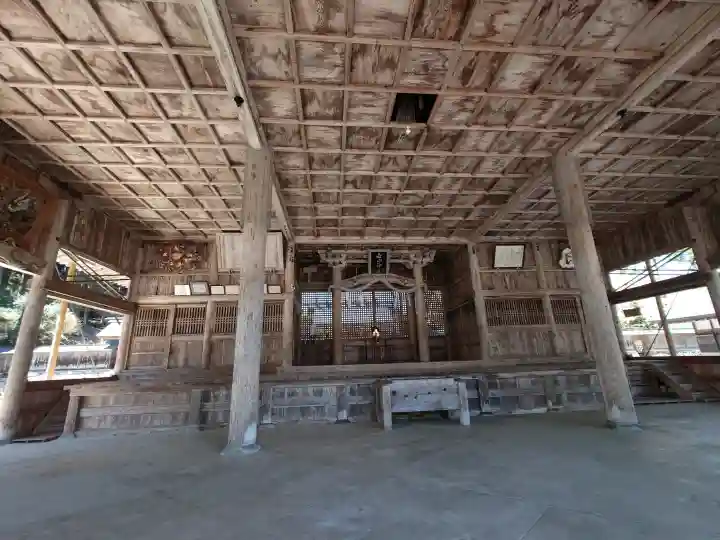 白山神社(長滝神社・白山長瀧神社・長滝白山神社)の{uncategorized: "未分類", other: "その他", undefined: "問題あり", building: "その他建物", grave: "お墓", sacred_gate: "鳥居", guardian: "狛犬", statue: "像", buddha: "仏像", history: "歴史", nature: "自然", garden: "庭園", animal: "動物", pagoda: "塔", temizu: "手水舎", mountain_gate: "山門・神門", sanctuary: "本殿・本堂", subordinate: "末社・摂社", art: "芸術", scenery: "景色", jizo: "地蔵", ema: "絵馬", goshuin: "御朱印", omikuji: "おみくじ", items: "授与品その他", amulet: "お守り", goshuincho: "御朱印帳", eats: "食事", festival: "お祭り", votive_dance: "神楽", shichigosan: "七五三参", wedding: "結婚式", experience: "体験その他", initially: "初詣", around: "周辺", anti_infection: "感染症対策"}