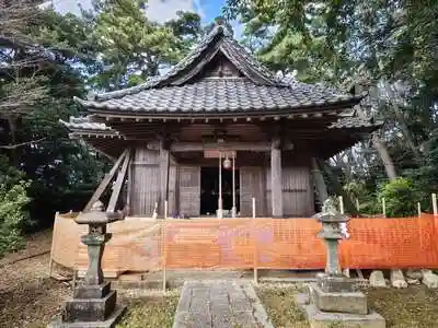 蠶養神社の本殿