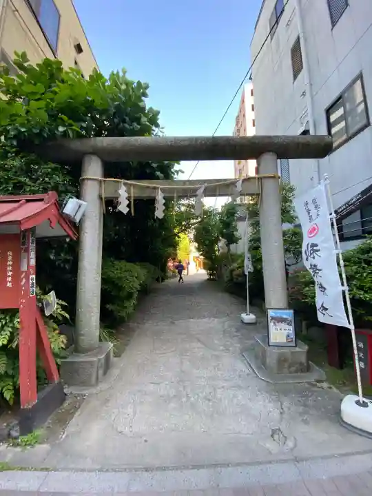秋葉神社の{uncategorized: "未分類", other: "その他", undefined: "問題あり", building: "その他建物", grave: "お墓", sacred_gate: "鳥居", guardian: "狛犬", statue: "像", buddha: "仏像", history: "歴史", nature: "自然", garden: "庭園", animal: "動物", pagoda: "塔", temizu: "手水舎", mountain_gate: "山門・神門", sanctuary: "本殿・本堂", subordinate: "末社・摂社", art: "芸術", scenery: "景色", jizo: "地蔵", ema: "絵馬", goshuin: "御朱印", omikuji: "おみくじ", items: "授与品その他", amulet: "お守り", goshuincho: "御朱印帳", eats: "食事", festival: "お祭り", votive_dance: "神楽", shichigosan: "七五三参", wedding: "結婚式", experience: "体験その他", initially: "初詣", around: "周辺", anti_infection: "感染症対策"}