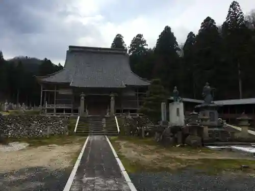 妙泰寺の本殿