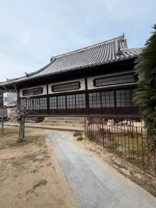 海福寺の{uncategorized: "未分類", other: "その他", undefined: "問題あり", building: "その他建物", grave: "お墓", sacred_gate: "鳥居", guardian: "狛犬", statue: "像", buddha: "仏像", history: "歴史", nature: "自然", garden: "庭園", animal: "動物", pagoda: "塔", temizu: "手水舎", mountain_gate: "山門・神門", sanctuary: "本殿・本堂", subordinate: "末社・摂社", art: "芸術", scenery: "景色", jizo: "地蔵", ema: "絵馬", goshuin: "御朱印", omikuji: "おみくじ", items: "授与品その他", amulet: "お守り", goshuincho: "御朱印帳", eats: "食事", festival: "お祭り", votive_dance: "神楽", shichigosan: "七五三参", wedding: "結婚式", experience: "体験その他", initially: "初詣", around: "周辺", anti_infection: "感染症対策"}