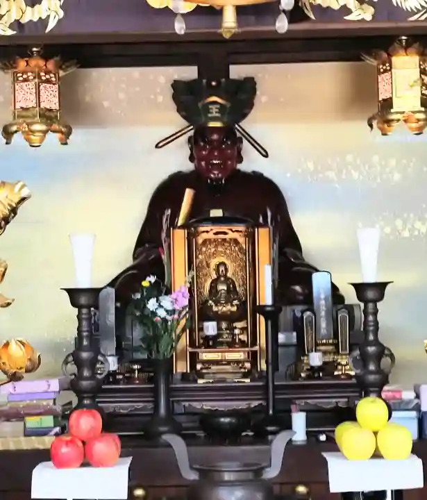 華徳院の{uncategorized: "未分類", other: "その他", undefined: "問題あり", building: "その他建物", grave: "お墓", sacred_gate: "鳥居", guardian: "狛犬", statue: "像", buddha: "仏像", history: "歴史", nature: "自然", garden: "庭園", animal: "動物", pagoda: "塔", temizu: "手水舎", mountain_gate: "山門・神門", sanctuary: "本殿・本堂", subordinate: "末社・摂社", art: "芸術", scenery: "景色", jizo: "地蔵", ema: "絵馬", goshuin: "御朱印", omikuji: "おみくじ", items: "授与品その他", amulet: "お守り", goshuincho: "御朱印帳", eats: "食事", festival: "お祭り", votive_dance: "神楽", shichigosan: "七五三参", wedding: "結婚式", experience: "体験その他", initially: "初詣", around: "周辺", anti_infection: "感染症対策"}