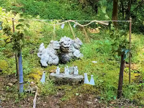 日間神社の狛犬