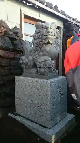 富士山頂上久須志神社の狛犬