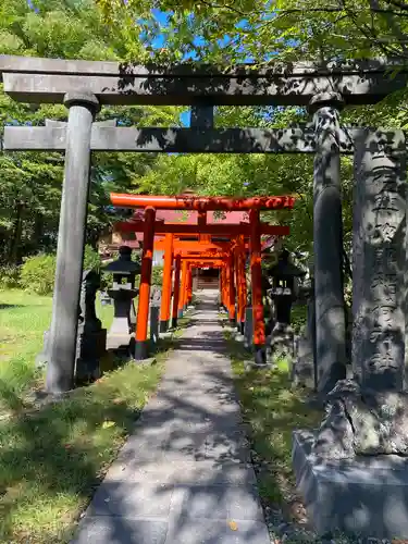 与次郎稲荷神社(秋田県)