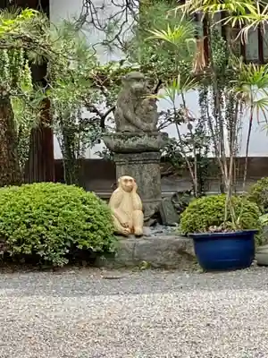正行院（猿寺）の狛犬