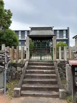 天神社（余坂天神社）の{uncategorized: "未分類", other: "その他", undefined: "問題あり", building: "その他建物", grave: "お墓", sacred_gate: "鳥居", guardian: "狛犬", statue: "像", buddha: "仏像", history: "歴史", nature: "自然", garden: "庭園", animal: "動物", pagoda: "塔", temizu: "手水舎", mountain_gate: "山門・神門", sanctuary: "本殿・本堂", subordinate: "末社・摂社", art: "芸術", scenery: "景色", jizo: "地蔵", ema: "絵馬", goshuin: "御朱印", omikuji: "おみくじ", items: "授与品その他", amulet: "お守り", goshuincho: "御朱印帳", eats: "食事", festival: "お祭り", votive_dance: "神楽", shichigosan: "七五三参", wedding: "結婚式", experience: "体験その他", initially: "初詣", around: "周辺", anti_infection: "感染症対策"}