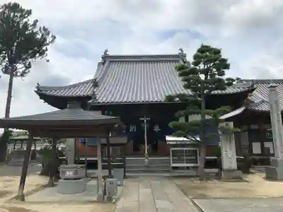 西林寺の本殿・本堂