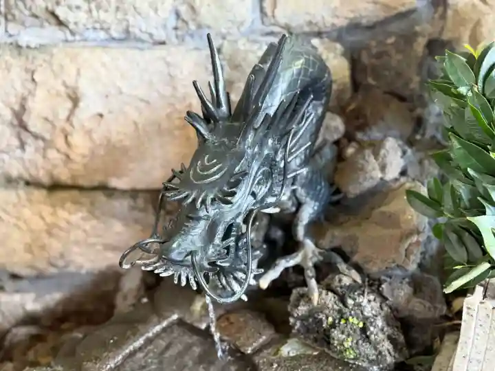 品川神社の{uncategorized: "未分類", other: "その他", undefined: "問題あり", building: "その他建物", grave: "お墓", sacred_gate: "鳥居", guardian: "狛犬", statue: "像", buddha: "仏像", history: "歴史", nature: "自然", garden: "庭園", animal: "動物", pagoda: "塔", temizu: "手水舎", mountain_gate: "山門・神門", sanctuary: "本殿・本堂", subordinate: "末社・摂社", art: "芸術", scenery: "景色", jizo: "地蔵", ema: "絵馬", goshuin: "御朱印", omikuji: "おみくじ", items: "授与品その他", amulet: "お守り", goshuincho: "御朱印帳", eats: "食事", festival: "お祭り", votive_dance: "神楽", shichigosan: "七五三参", wedding: "結婚式", experience: "体験その他", initially: "初詣", around: "周辺", anti_infection: "感染症対策"}