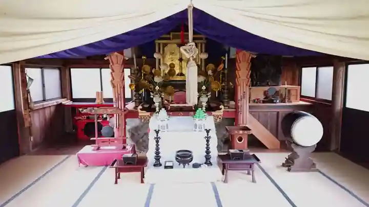 懸腰寺の本殿・本堂