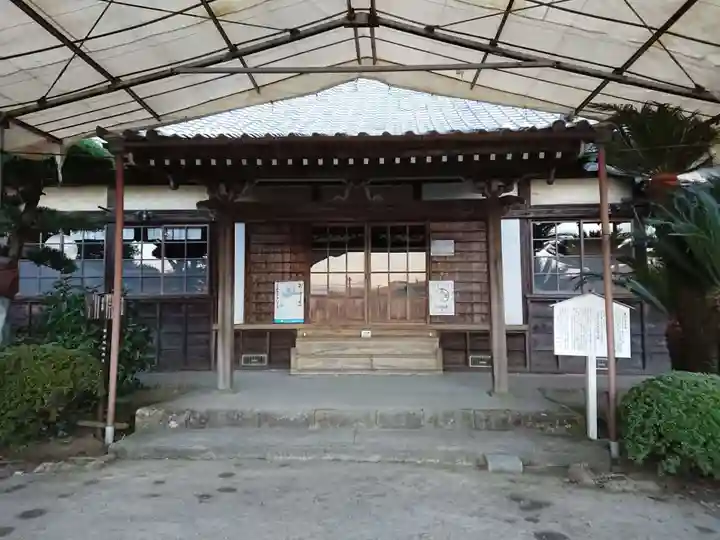 東国寺の本殿・本堂
