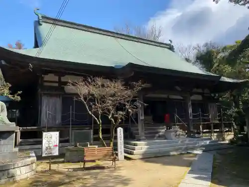 千光寺の{uncategorized: "未分類", other: "その他", undefined: "問題あり", building: "その他建物", grave: "お墓", sacred_gate: "鳥居", guardian: "狛犬", statue: "像", buddha: "仏像", history: "歴史", nature: "自然", garden: "庭園", animal: "動物", pagoda: "塔", temizu: "手水舎", mountain_gate: "山門・神門", sanctuary: "本殿・本堂", subordinate: "末社・摂社", art: "芸術", scenery: "景色", jizo: "地蔵", ema: "絵馬", goshuin: "御朱印", omikuji: "おみくじ", items: "授与品その他", amulet: "お守り", goshuincho: "御朱印帳", eats: "食事", festival: "お祭り", votive_dance: "神楽", shichigosan: "七五三参", wedding: "結婚式", experience: "体験その他", initially: "初詣", around: "周辺", anti_infection: "感染症対策"}