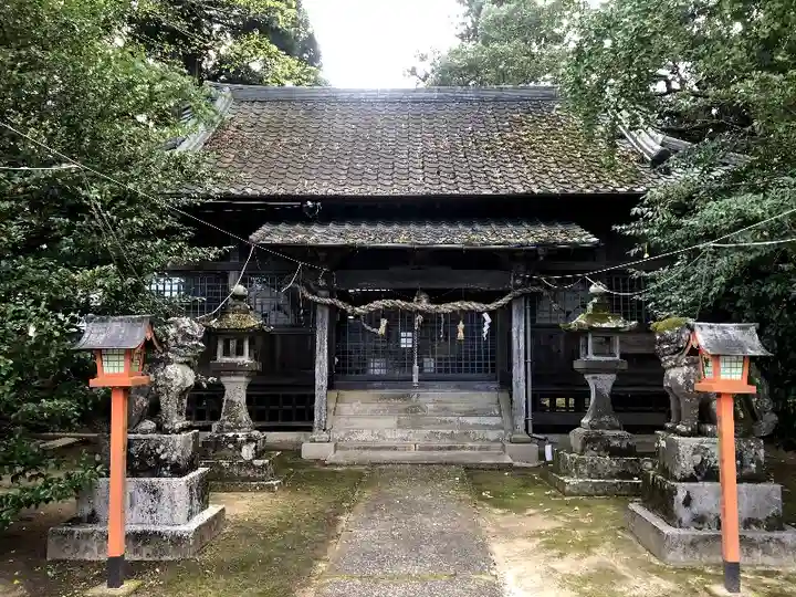 天山神社の本殿・本堂