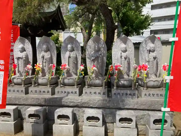 東福寺の{uncategorized: "未分類", other: "その他", undefined: "問題あり", building: "その他建物", grave: "お墓", sacred_gate: "鳥居", guardian: "狛犬", statue: "像", buddha: "仏像", history: "歴史", nature: "自然", garden: "庭園", animal: "動物", pagoda: "塔", temizu: "手水舎", mountain_gate: "山門・神門", sanctuary: "本殿・本堂", subordinate: "末社・摂社", art: "芸術", scenery: "景色", jizo: "地蔵", ema: "絵馬", goshuin: "御朱印", omikuji: "おみくじ", items: "授与品その他", amulet: "お守り", goshuincho: "御朱印帳", eats: "食事", festival: "お祭り", votive_dance: "神楽", shichigosan: "七五三参", wedding: "結婚式", experience: "体験その他", initially: "初詣", around: "周辺", anti_infection: "感染症対策"}