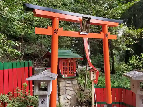 賣布神社の末社