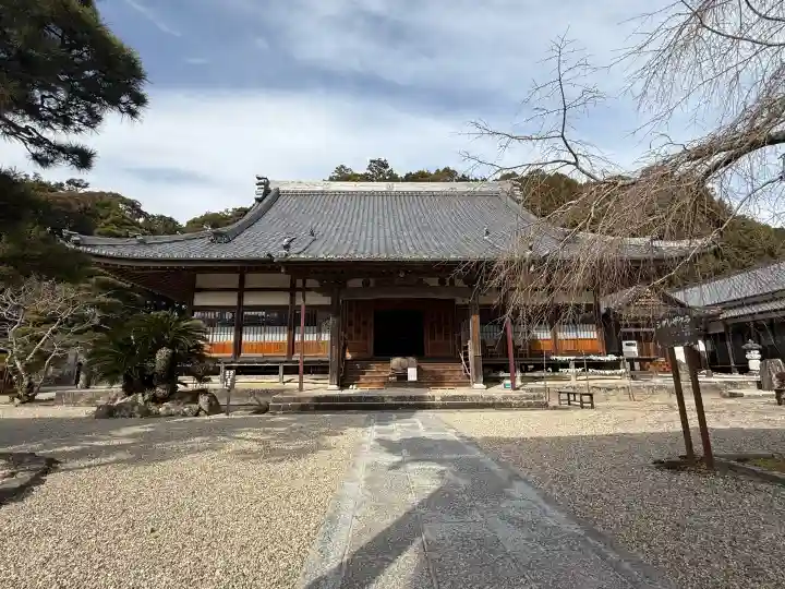 高月院の{uncategorized: "未分類", other: "その他", undefined: "問題あり", building: "その他建物", grave: "お墓", sacred_gate: "鳥居", guardian: "狛犬", statue: "像", buddha: "仏像", history: "歴史", nature: "自然", garden: "庭園", animal: "動物", pagoda: "塔", temizu: "手水舎", mountain_gate: "山門・神門", sanctuary: "本殿・本堂", subordinate: "末社・摂社", art: "芸術", scenery: "景色", jizo: "地蔵", ema: "絵馬", goshuin: "御朱印", omikuji: "おみくじ", items: "授与品その他", amulet: "お守り", goshuincho: "御朱印帳", eats: "食事", festival: "お祭り", votive_dance: "神楽", shichigosan: "七五三参", wedding: "結婚式", experience: "体験その他", initially: "初詣", around: "周辺", anti_infection: "感染症対策"}