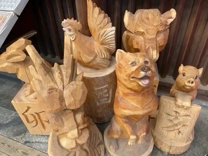 防府天満宮の{uncategorized: "未分類", other: "その他", undefined: "問題あり", building: "その他建物", grave: "お墓", sacred_gate: "鳥居", guardian: "狛犬", statue: "像", buddha: "仏像", history: "歴史", nature: "自然", garden: "庭園", animal: "動物", pagoda: "塔", temizu: "手水舎", mountain_gate: "山門・神門", sanctuary: "本殿・本堂", subordinate: "末社・摂社", art: "芸術", scenery: "景色", jizo: "地蔵", ema: "絵馬", goshuin: "御朱印", omikuji: "おみくじ", items: "授与品その他", amulet: "お守り", goshuincho: "御朱印帳", eats: "食事", festival: "お祭り", votive_dance: "神楽", shichigosan: "七五三参", wedding: "結婚式", experience: "体験その他", initially: "初詣", around: "周辺", anti_infection: "感染症対策"}