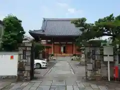 興西寺の本殿