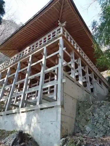 高岩神社の本殿