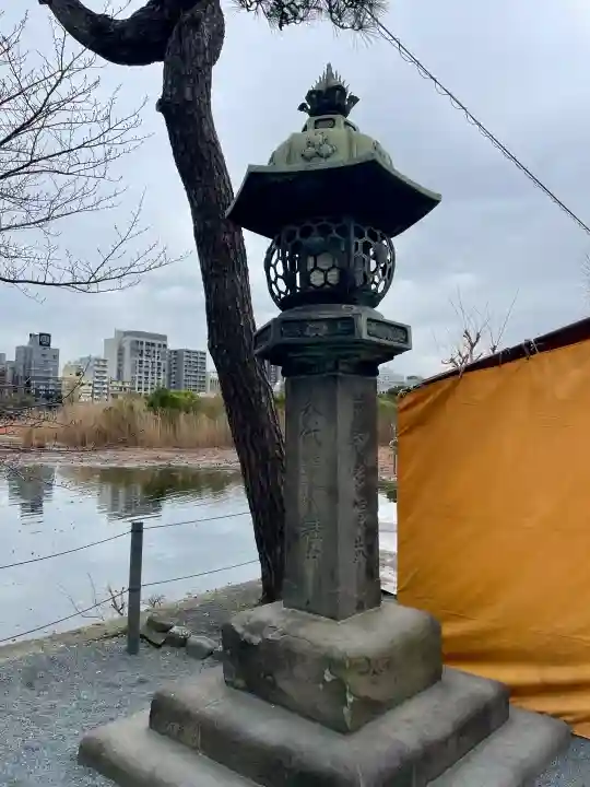 寛永寺不忍池弁天堂の{uncategorized: "未分類", other: "その他", undefined: "問題あり", building: "その他建物", grave: "お墓", sacred_gate: "鳥居", guardian: "狛犬", statue: "像", buddha: "仏像", history: "歴史", nature: "自然", garden: "庭園", animal: "動物", pagoda: "塔", temizu: "手水舎", mountain_gate: "山門・神門", sanctuary: "本殿・本堂", subordinate: "末社・摂社", art: "芸術", scenery: "景色", jizo: "地蔵", ema: "絵馬", goshuin: "御朱印", omikuji: "おみくじ", items: "授与品その他", amulet: "お守り", goshuincho: "御朱印帳", eats: "食事", festival: "お祭り", votive_dance: "神楽", shichigosan: "七五三参", wedding: "結婚式", experience: "体験その他", initially: "初詣", around: "周辺", anti_infection: "感染症対策"}