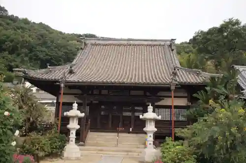 持光寺の本殿・本堂