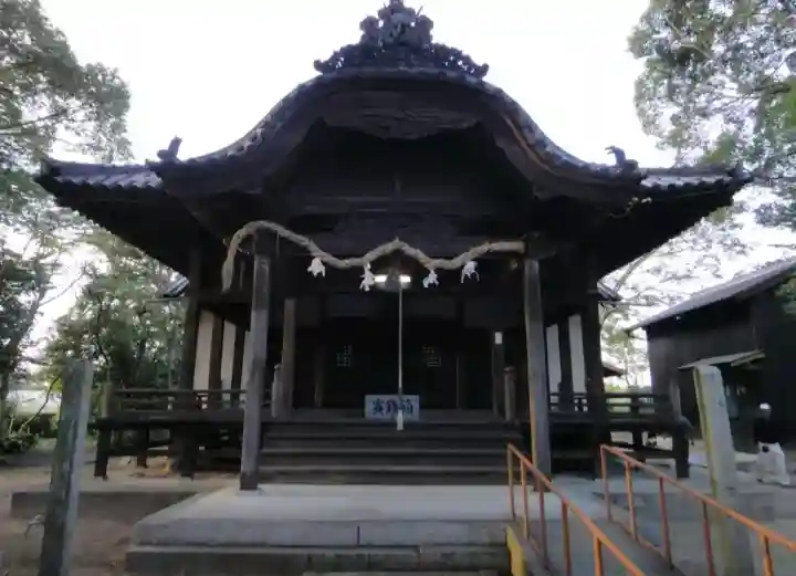 貴布禰神社の{uncategorized: "未分類", other: "その他", undefined: "問題あり", building: "その他建物", grave: "お墓", sacred_gate: "鳥居", guardian: "狛犬", statue: "像", buddha: "仏像", history: "歴史", nature: "自然", garden: "庭園", animal: "動物", pagoda: "塔", temizu: "手水舎", mountain_gate: "山門・神門", sanctuary: "本殿・本堂", subordinate: "末社・摂社", art: "芸術", scenery: "景色", jizo: "地蔵", ema: "絵馬", goshuin: "御朱印", omikuji: "おみくじ", items: "授与品その他", amulet: "お守り", goshuincho: "御朱印帳", eats: "食事", festival: "お祭り", votive_dance: "神楽", shichigosan: "七五三参", wedding: "結婚式", experience: "体験その他", initially: "初詣", around: "周辺", anti_infection: "感染症対策"}