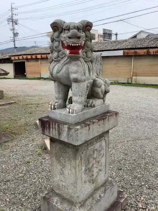 秋葉三尺坊大士 大士堂(秋葉教会)の狛犬