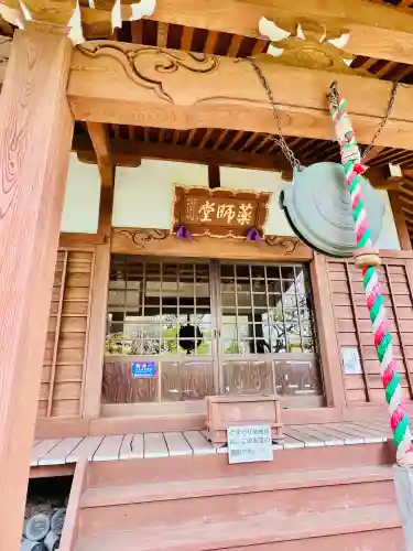 弘願寺の{uncategorized: "未分類", other: "その他", undefined: "問題あり", building: "その他建物", grave: "お墓", sacred_gate: "鳥居", guardian: "狛犬", statue: "像", buddha: "仏像", history: "歴史", nature: "自然", garden: "庭園", animal: "動物", pagoda: "塔", temizu: "手水舎", mountain_gate: "山門・神門", sanctuary: "本殿・本堂", subordinate: "末社・摂社", art: "芸術", scenery: "景色", jizo: "地蔵", ema: "絵馬", goshuin: "御朱印", omikuji: "おみくじ", items: "授与品その他", amulet: "お守り", goshuincho: "御朱印帳", eats: "食事", festival: "お祭り", votive_dance: "神楽", shichigosan: "七五三参", wedding: "結婚式", experience: "体験その他", initially: "初詣", around: "周辺", anti_infection: "感染症対策"}