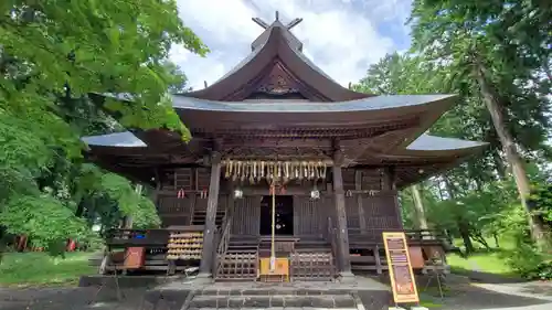 冨士御室浅間神社の本殿・本堂