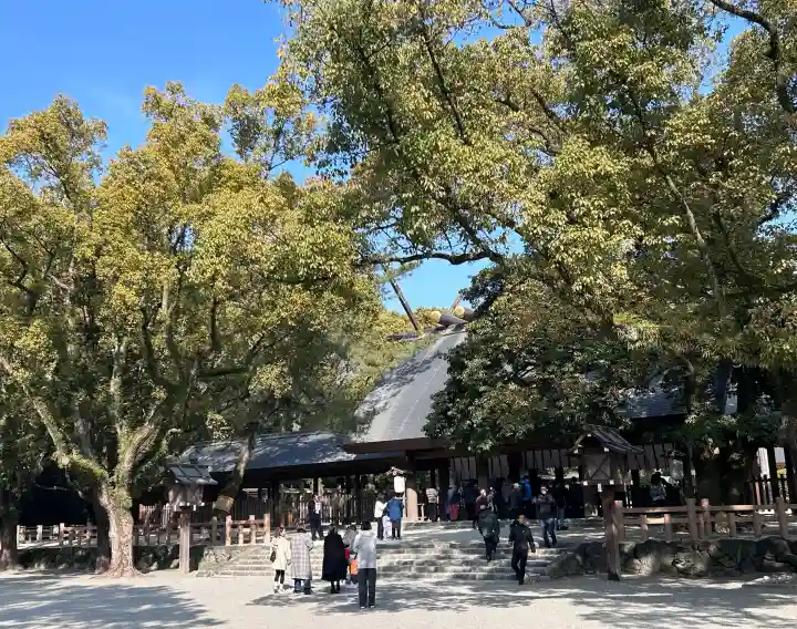 熱田神宮の{uncategorized: "未分類", other: "その他", undefined: "問題あり", building: "その他建物", grave: "お墓", sacred_gate: "鳥居", guardian: "狛犬", statue: "像", buddha: "仏像", history: "歴史", nature: "自然", garden: "庭園", animal: "動物", pagoda: "塔", temizu: "手水舎", mountain_gate: "山門・神門", sanctuary: "本殿・本堂", subordinate: "末社・摂社", art: "芸術", scenery: "景色", jizo: "地蔵", ema: "絵馬", goshuin: "御朱印", omikuji: "おみくじ", items: "授与品その他", amulet: "お守り", goshuincho: "御朱印帳", eats: "食事", festival: "お祭り", votive_dance: "神楽", shichigosan: "七五三参", wedding: "結婚式", experience: "体験その他", initially: "初詣", around: "周辺", anti_infection: "感染症対策"}