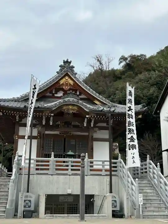 岐阜善光寺の{uncategorized: "未分類", other: "その他", undefined: "問題あり", building: "その他建物", grave: "お墓", sacred_gate: "鳥居", guardian: "狛犬", statue: "像", buddha: "仏像", history: "歴史", nature: "自然", garden: "庭園", animal: "動物", pagoda: "塔", temizu: "手水舎", mountain_gate: "山門・神門", sanctuary: "本殿・本堂", subordinate: "末社・摂社", art: "芸術", scenery: "景色", jizo: "地蔵", ema: "絵馬", goshuin: "御朱印", omikuji: "おみくじ", items: "授与品その他", amulet: "お守り", goshuincho: "御朱印帳", eats: "食事", festival: "お祭り", votive_dance: "神楽", shichigosan: "七五三参", wedding: "結婚式", experience: "体験その他", initially: "初詣", around: "周辺", anti_infection: "感染症対策"}