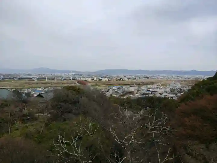 石清水八幡宮の{uncategorized: "未分類", other: "その他", undefined: "問題あり", building: "その他建物", grave: "お墓", sacred_gate: "鳥居", guardian: "狛犬", statue: "像", buddha: "仏像", history: "歴史", nature: "自然", garden: "庭園", animal: "動物", pagoda: "塔", temizu: "手水舎", mountain_gate: "山門・神門", sanctuary: "本殿・本堂", subordinate: "末社・摂社", art: "芸術", scenery: "景色", jizo: "地蔵", ema: "絵馬", goshuin: "御朱印", omikuji: "おみくじ", items: "授与品その他", amulet: "お守り", goshuincho: "御朱印帳", eats: "食事", festival: "お祭り", votive_dance: "神楽", shichigosan: "七五三参", wedding: "結婚式", experience: "体験その他", initially: "初詣", around: "周辺", anti_infection: "感染症対策"}