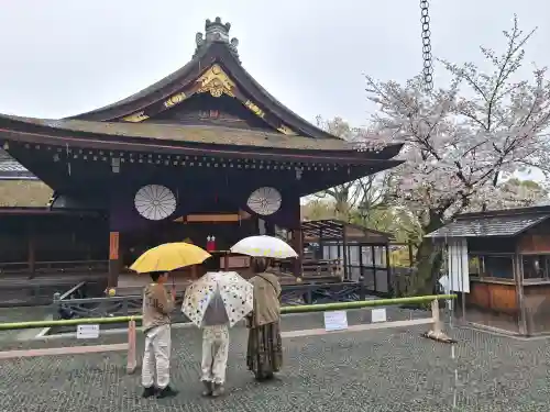 伏見稲荷大社の{uncategorized: "未分類", other: "その他", undefined: "問題あり", building: "その他建物", grave: "お墓", sacred_gate: "鳥居", guardian: "狛犬", statue: "像", buddha: "仏像", history: "歴史", nature: "自然", garden: "庭園", animal: "動物", pagoda: "塔", temizu: "手水舎", mountain_gate: "山門・神門", sanctuary: "本殿・本堂", subordinate: "末社・摂社", art: "芸術", scenery: "景色", jizo: "地蔵", ema: "絵馬", goshuin: "御朱印", omikuji: "おみくじ", items: "授与品その他", amulet: "お守り", goshuincho: "御朱印帳", eats: "食事", festival: "お祭り", votive_dance: "神楽", shichigosan: "七五三参", wedding: "結婚式", experience: "体験その他", initially: "初詣", around: "周辺", anti_infection: "感染症対策"}