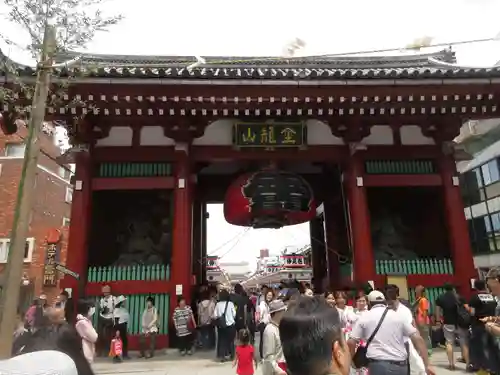 浅草寺の山門