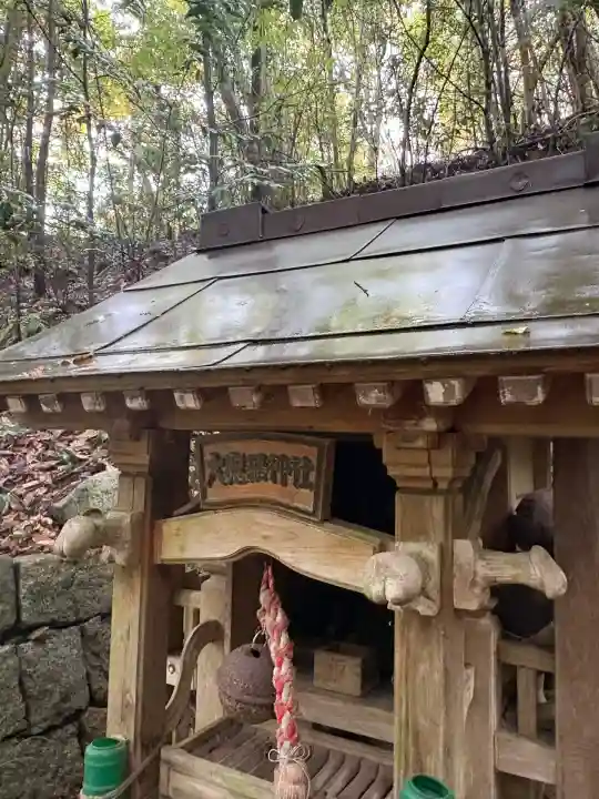 大魔羅神社の本殿・本堂