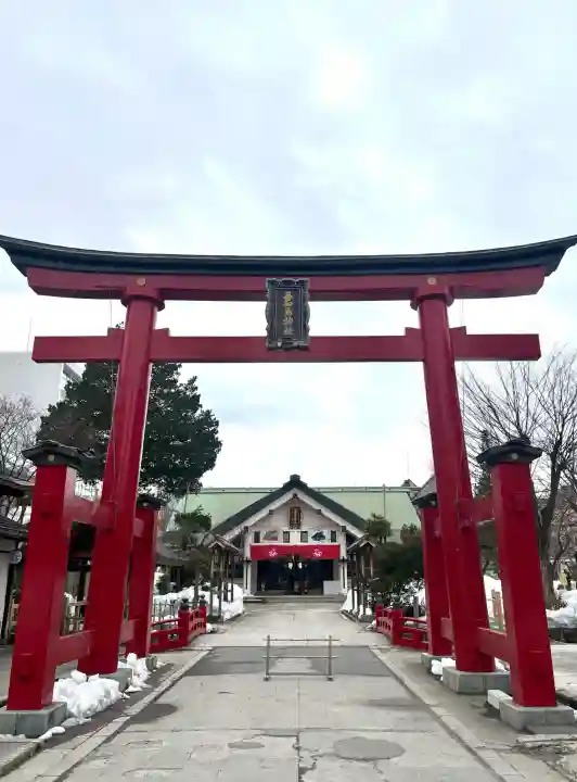 善知鳥神社の{uncategorized: "未分類", other: "その他", undefined: "問題あり", building: "その他建物", grave: "お墓", sacred_gate: "鳥居", guardian: "狛犬", statue: "像", buddha: "仏像", history: "歴史", nature: "自然", garden: "庭園", animal: "動物", pagoda: "塔", temizu: "手水舎", mountain_gate: "山門・神門", sanctuary: "本殿・本堂", subordinate: "末社・摂社", art: "芸術", scenery: "景色", jizo: "地蔵", ema: "絵馬", goshuin: "御朱印", omikuji: "おみくじ", items: "授与品その他", amulet: "お守り", goshuincho: "御朱印帳", eats: "食事", festival: "お祭り", votive_dance: "神楽", shichigosan: "七五三参", wedding: "結婚式", experience: "体験その他", initially: "初詣", around: "周辺", anti_infection: "感染症対策"}