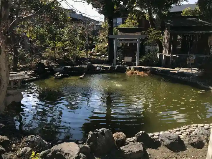 神館神社の庭園