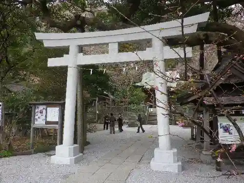 御霊神社の鳥居