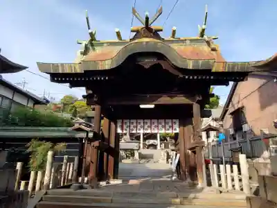 艮神社の山門・神門