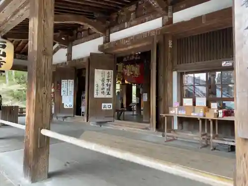 石山寺の本殿・本堂