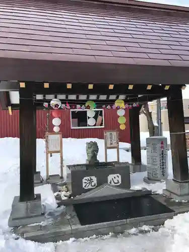 新川皇大神社の手水