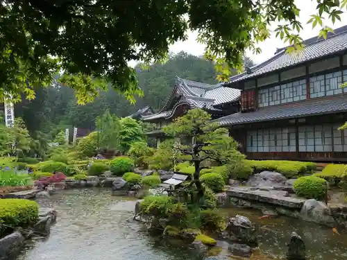 延算寺の庭園