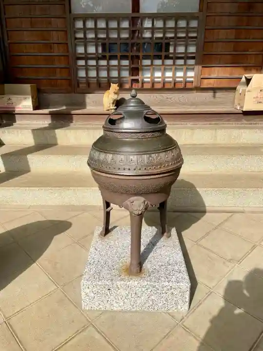 無量寺の{uncategorized: "未分類", other: "その他", undefined: "問題あり", building: "その他建物", grave: "お墓", sacred_gate: "鳥居", guardian: "狛犬", statue: "像", buddha: "仏像", history: "歴史", nature: "自然", garden: "庭園", animal: "動物", pagoda: "塔", temizu: "手水舎", mountain_gate: "山門・神門", sanctuary: "本殿・本堂", subordinate: "末社・摂社", art: "芸術", scenery: "景色", jizo: "地蔵", ema: "絵馬", goshuin: "御朱印", omikuji: "おみくじ", items: "授与品その他", amulet: "お守り", goshuincho: "御朱印帳", eats: "食事", festival: "お祭り", votive_dance: "神楽", shichigosan: "七五三参", wedding: "結婚式", experience: "体験その他", initially: "初詣", around: "周辺", anti_infection: "感染症対策"}