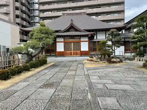 龍光寺の{uncategorized: "未分類", other: "その他", undefined: "問題あり", building: "その他建物", grave: "お墓", sacred_gate: "鳥居", guardian: "狛犬", statue: "像", buddha: "仏像", history: "歴史", nature: "自然", garden: "庭園", animal: "動物", pagoda: "塔", temizu: "手水舎", mountain_gate: "山門・神門", sanctuary: "本殿・本堂", subordinate: "末社・摂社", art: "芸術", scenery: "景色", jizo: "地蔵", ema: "絵馬", goshuin: "御朱印", omikuji: "おみくじ", items: "授与品その他", amulet: "お守り", goshuincho: "御朱印帳", eats: "食事", festival: "お祭り", votive_dance: "神楽", shichigosan: "七五三参", wedding: "結婚式", experience: "体験その他", initially: "初詣", around: "周辺", anti_infection: "感染症対策"}