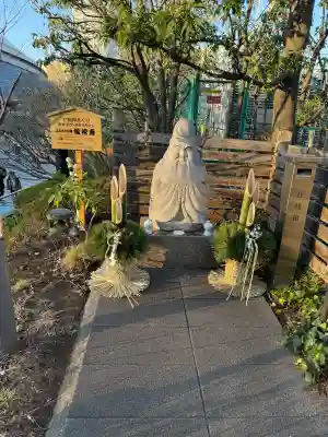 祠(東京ドームシティー屋上)の{uncategorized: "未分類", other: "その他", undefined: "問題あり", building: "その他建物", grave: "お墓", sacred_gate: "鳥居", guardian: "狛犬", statue: "像", buddha: "仏像", history: "歴史", nature: "自然", garden: "庭園", animal: "動物", pagoda: "塔", temizu: "手水舎", mountain_gate: "山門・神門", sanctuary: "本殿・本堂", subordinate: "末社・摂社", art: "芸術", scenery: "景色", jizo: "地蔵", ema: "絵馬", goshuin: "御朱印", omikuji: "おみくじ", items: "授与品その他", amulet: "お守り", goshuincho: "御朱印帳", eats: "食事", festival: "お祭り", votive_dance: "神楽", shichigosan: "七五三参", wedding: "結婚式", experience: "体験その他", initially: "初詣", around: "周辺", anti_infection: "感染症対策"}