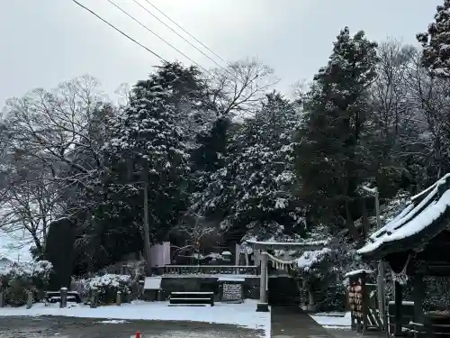 前玉神社の{uncategorized: "未分類", other: "その他", undefined: "問題あり", building: "その他建物", grave: "お墓", sacred_gate: "鳥居", guardian: "狛犬", statue: "像", buddha: "仏像", history: "歴史", nature: "自然", garden: "庭園", animal: "動物", pagoda: "塔", temizu: "手水舎", mountain_gate: "山門・神門", sanctuary: "本殿・本堂", subordinate: "末社・摂社", art: "芸術", scenery: "景色", jizo: "地蔵", ema: "絵馬", goshuin: "御朱印", omikuji: "おみくじ", items: "授与品その他", amulet: "お守り", goshuincho: "御朱印帳", eats: "食事", festival: "お祭り", votive_dance: "神楽", shichigosan: "七五三参", wedding: "結婚式", experience: "体験その他", initially: "初詣", around: "周辺", anti_infection: "感染症対策"}